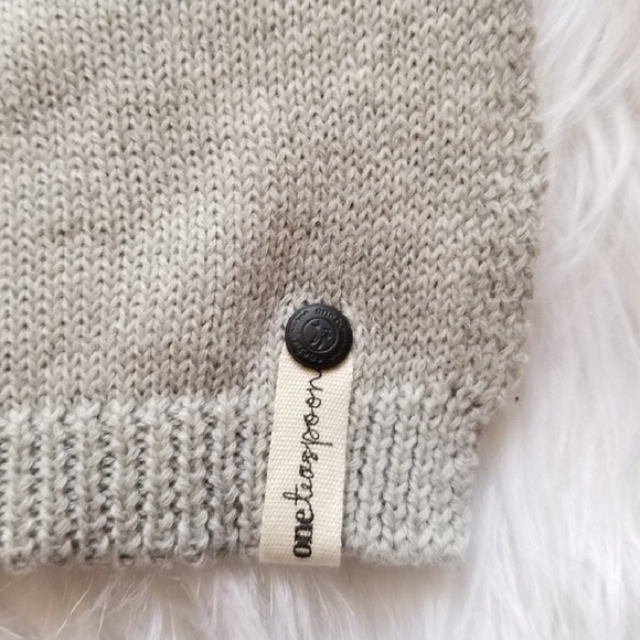 One Teaspoon Gray Distressed Short Sleeve Top - Picture 4 of 5